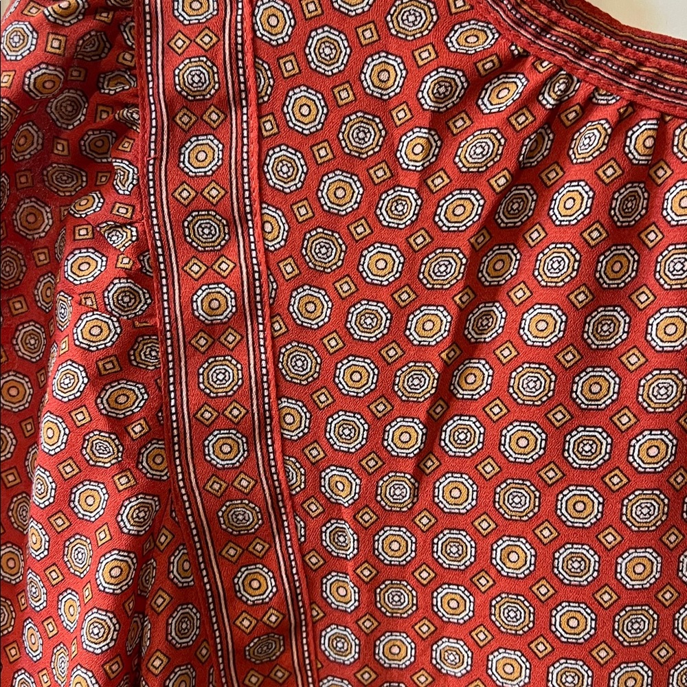 Max Studio Red Geometric Blouse med NWT Retails $118  !!! WOW - Picture 6 of 9